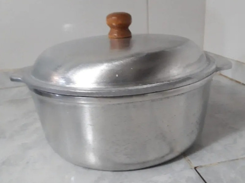 Imagen 2 de 8 de Olla 5 Litros Aluminio Fundido Tipo Essen 5,5mm Espesor