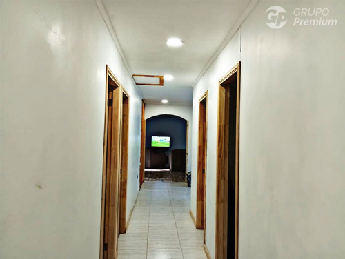 Casa En Venta De 4 Dorm. En Pucón