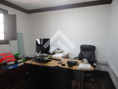 Casa En Venta De 4 Dorm. En Ñuñoa