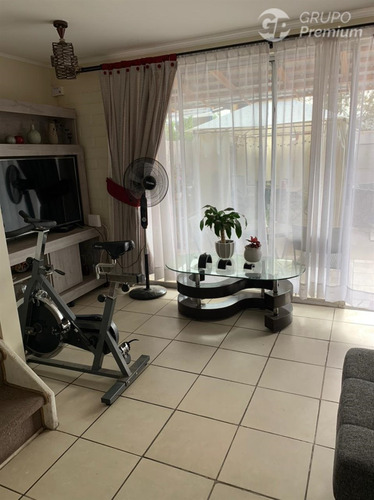 Casa En Venta De 3 Dorm. En Puente Alto