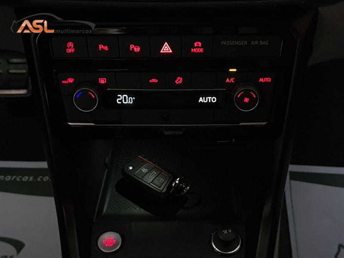 Imagem 10 de 15 de Volkswagen T-cross Highline 250 Tsi (tech & Beats)