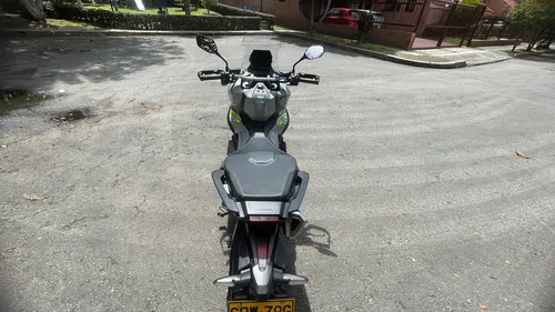 Xadv 750