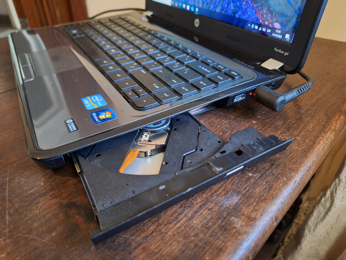 Notebook Hp Pavilion G4, Core I3, 4gb Ddr3, Hdd 640gb, Win10 Plateado (Usado)