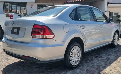 Volkswagen Vento 1.6 Starline At