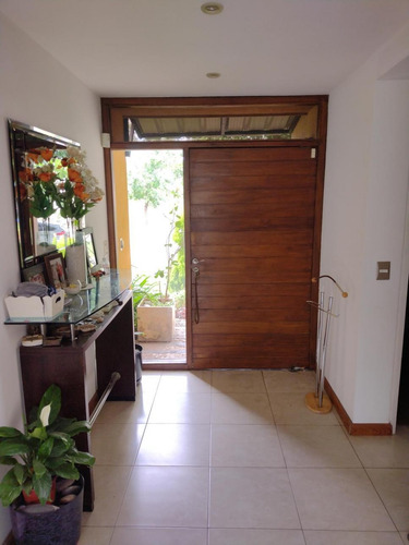 Imagen 2 de 15 de Hsm, Casa En 2 Plantas Con Terrazas Y Parque