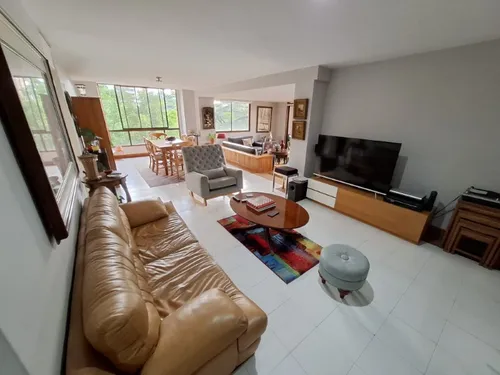 Apartamento En Venta Ubicado En El Poblado Sector Loma De Los Gonzalez (26528).