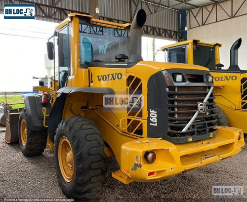 Imagem 2 de 7 de Pá Carregadeira Volvo L60f Ref.208731