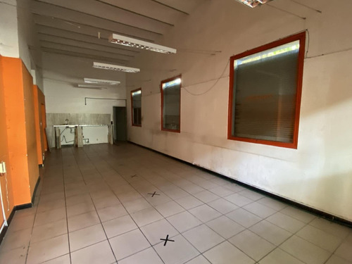 Imagen 4 de 12 de Alquiler Local Comercial Aramburu Y Arenal Grande Mayorista