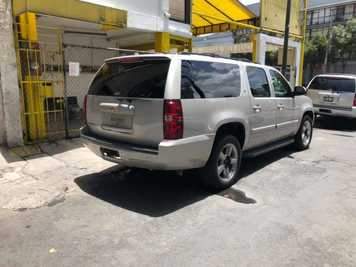 Chevrolet Suburban Piel Dvd 2007