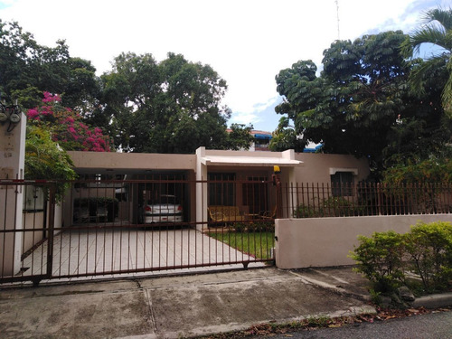 Casa En Venta En Naco. 