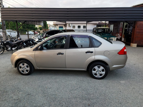 Imagem 12 de 20 de Ford Fiesta Sedan