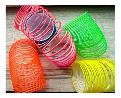 100 Pzs Slinky Resorte Gusano Plástico Piñata Fiesta Negocio