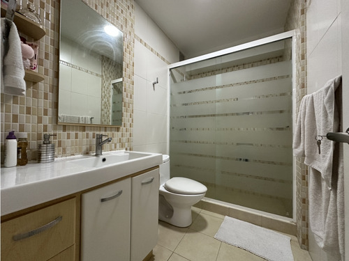 Se Vende Moderno Apartamento En Lomas De Las Mercedes