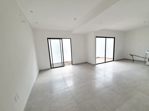Imagen 4 de 26 de Fracc Lomas De La Rioja Casa En Venta Con Roof Garden Vista
