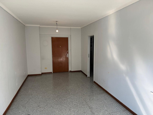 Venta Depto. 4 Amb C/dependencia. Belgrano.84 M2.