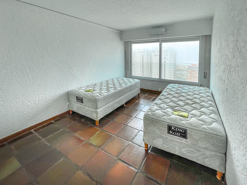 Imagen 18 de 29 de Apartamento En Venta De 3 Dormitorios En Playa Mansa (ref: Lij-5615)