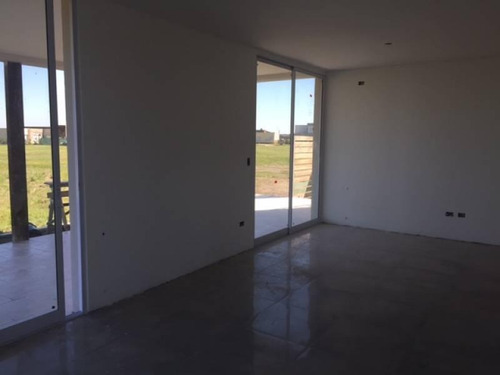 Imagen 3 de 15 de El Cantón A Estrenar . Muy Buen Diseño.