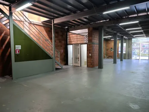 Bodegas En Arriendo Aeropuerto 643-7345178