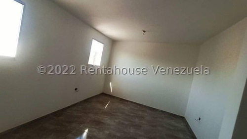 Imagen 14 de 16 de Townhouse En Venta, Ubicada En Puerta Maraven, Punto Fijo.