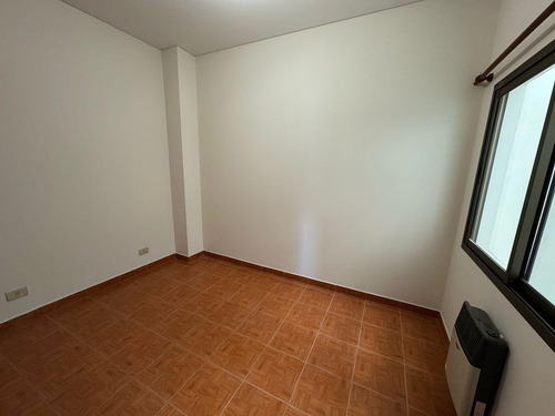 5 Dptos/oficinas En Pa En Block - 250 M² Edif. - San Justo