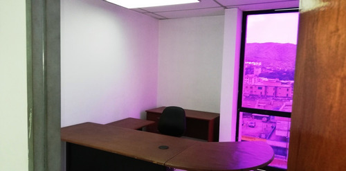Josefina Toledo: Funcional Oficina En Alquiler En La Av Cedeño, Torre 4, 70m², Planta 50%, Linea Telefónica, Dos Puestos De Estacionamiento Uno Al Lado Del Otro, 264939