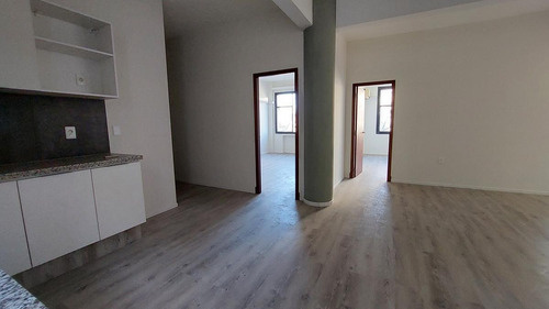 Imagen 8 de 17 de Apartamento En Venta 2 Dormitorios En Centro - Luminoso Y De Ambientes Amplios