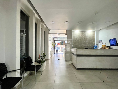 Cómoda, Metro Mons. Eyzaguirre, Recepc+privado+1 Estacionam.