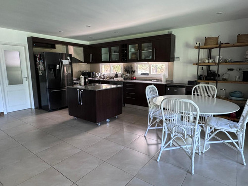 Casa En Venta En Barrio Cerrado Villa Olivos - Venta Particular
