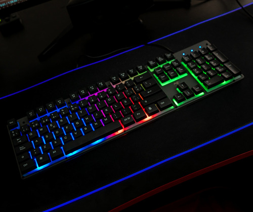 Teclado Gamer Kolke Nemesis Simil Mecánico Retroiluminado Pc