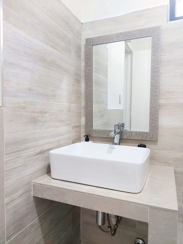 Imagen 8 de 19 de Hermosa Casa Minimalista En Venta De 4 Ambientes Cochera Y Jardín En Adrogué
