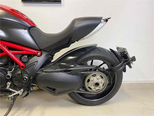 Imagem 6 de 11 de Ducati Diavel Carbon