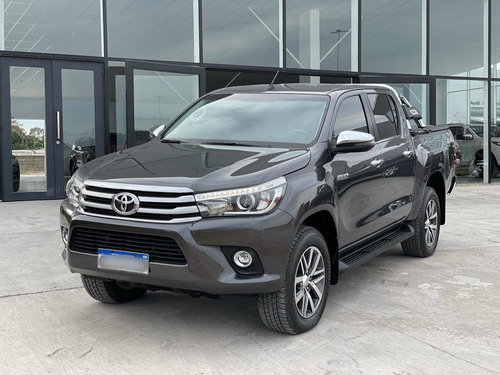 Imagen 3 de 13 de Toyota Hilux 2.8 Cd Srx 177cv 4x4 2018