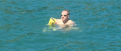 Bóia De Natação Para Sinalização E Segurança No Mar