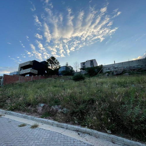 Lote En Venta Con Vista Panorámica De 450 M2 En B° Becciu, Villa Carlos Paz