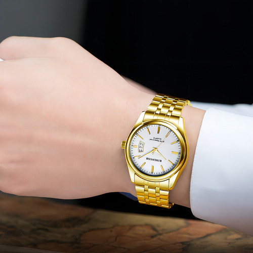 Reloj De Cuarzo Con Correas De Acero Con Calendario Kingnuos Color De La Correa Dorado Color Del Fondo Blanco