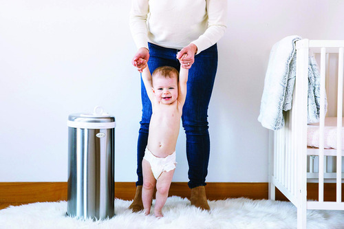 Bote Para Pañales Para Bebé Ubbi Ubbi Money Saving Steel Odor Locking Diaper Pail, Chrome