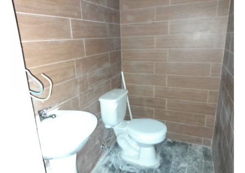 Imagen 4 de 12 de Se Vende Local Comercial En Obra Limpia De 140 Mtrs² En C.c El Recreo, Jfl 04242595983 0412 5437087