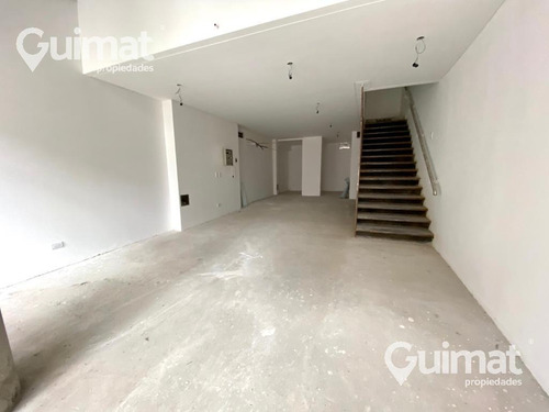 Imagen 3 de 17 de Excelente Local Comercial En Pleno Centro De Villa Urquiza