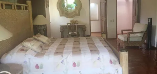 La Casa De Los Apantles