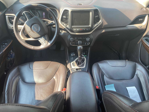 Imagen 5 de 10 de Jeep Cherokee 2015 3.2 Trailhawk Mt