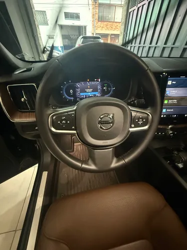 Volvo XC60 2.0 T8 Plus