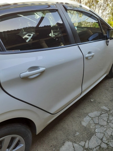 Peugeot 208 .