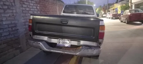 Toyota Hilux 2004 Nacional. Roll Bar, Burrera Y Estribos.