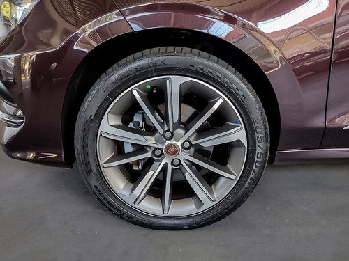 Imagem 9 de 12 de Fiat Cronos 1.8 E.torq Precision 2019