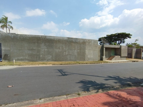 Exclusiva Parcela En Venta Urbanización Guataparo Country Club. Luz Coelho
