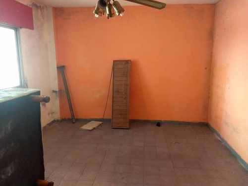 Imagen 9 de 10 de Excelente Propiedad Con Amplio Local En Venta Sobre Av. Luro