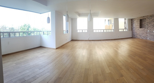 Super Departamento En Calle Cerrada!!