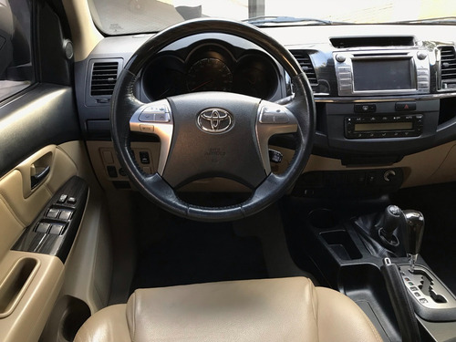 Imagem 8 de 12 de Hilux Sw4 Srv 3.0 2015/2015