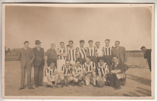 1943 Fotografia Postal Con Equipo Futbol Amateur De Uruguay