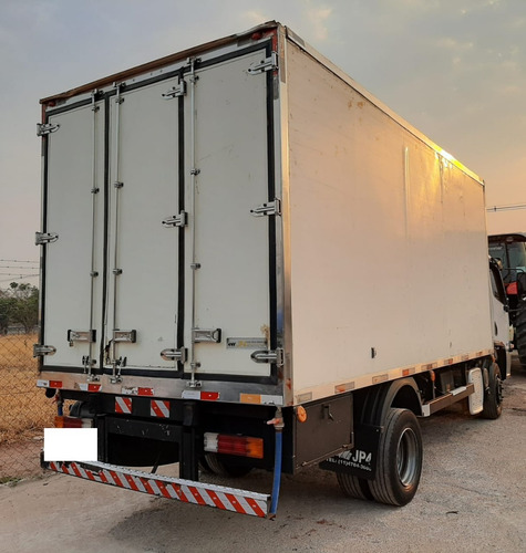 Imagem 4 de 9 de Mercedes Benz Accelo 1016 2014 4x2 Baú Refrigerado